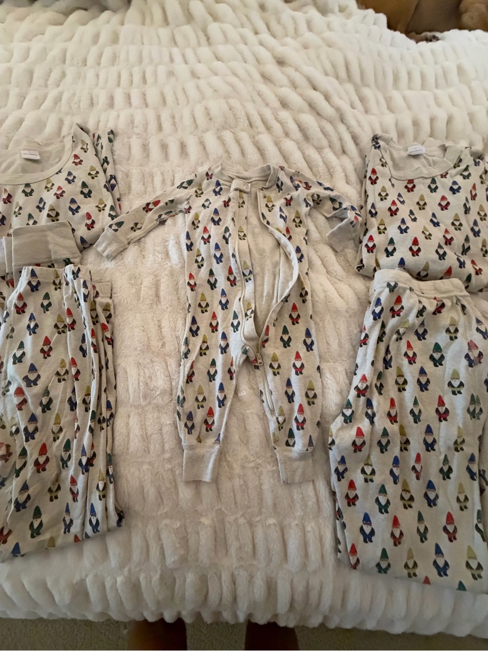Hanna Andersson Neutral Gnome Print Kids Pajama Set with Multicolor Gnomes
